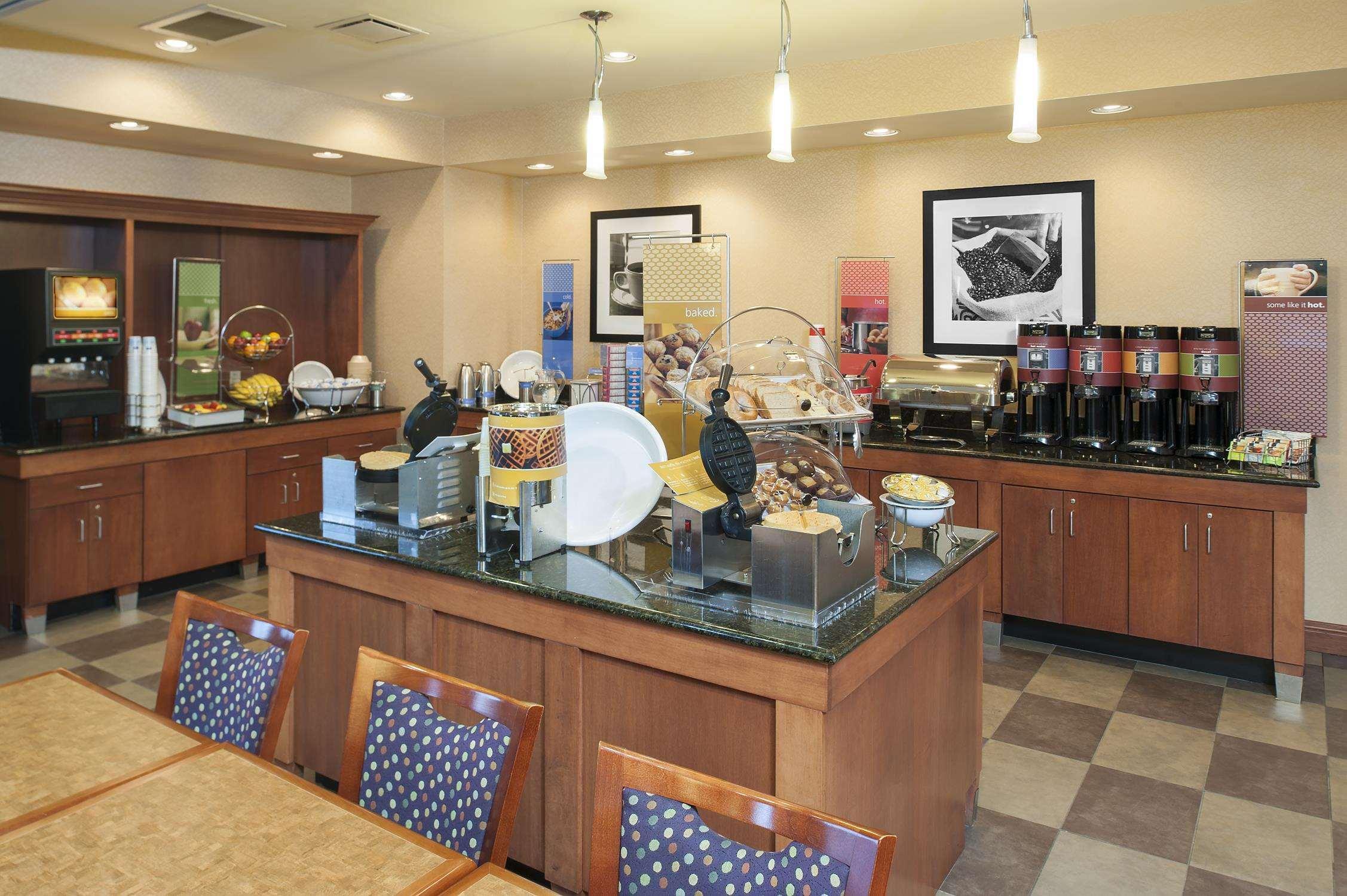 Hampton Inn Macomb Екстериор снимка
