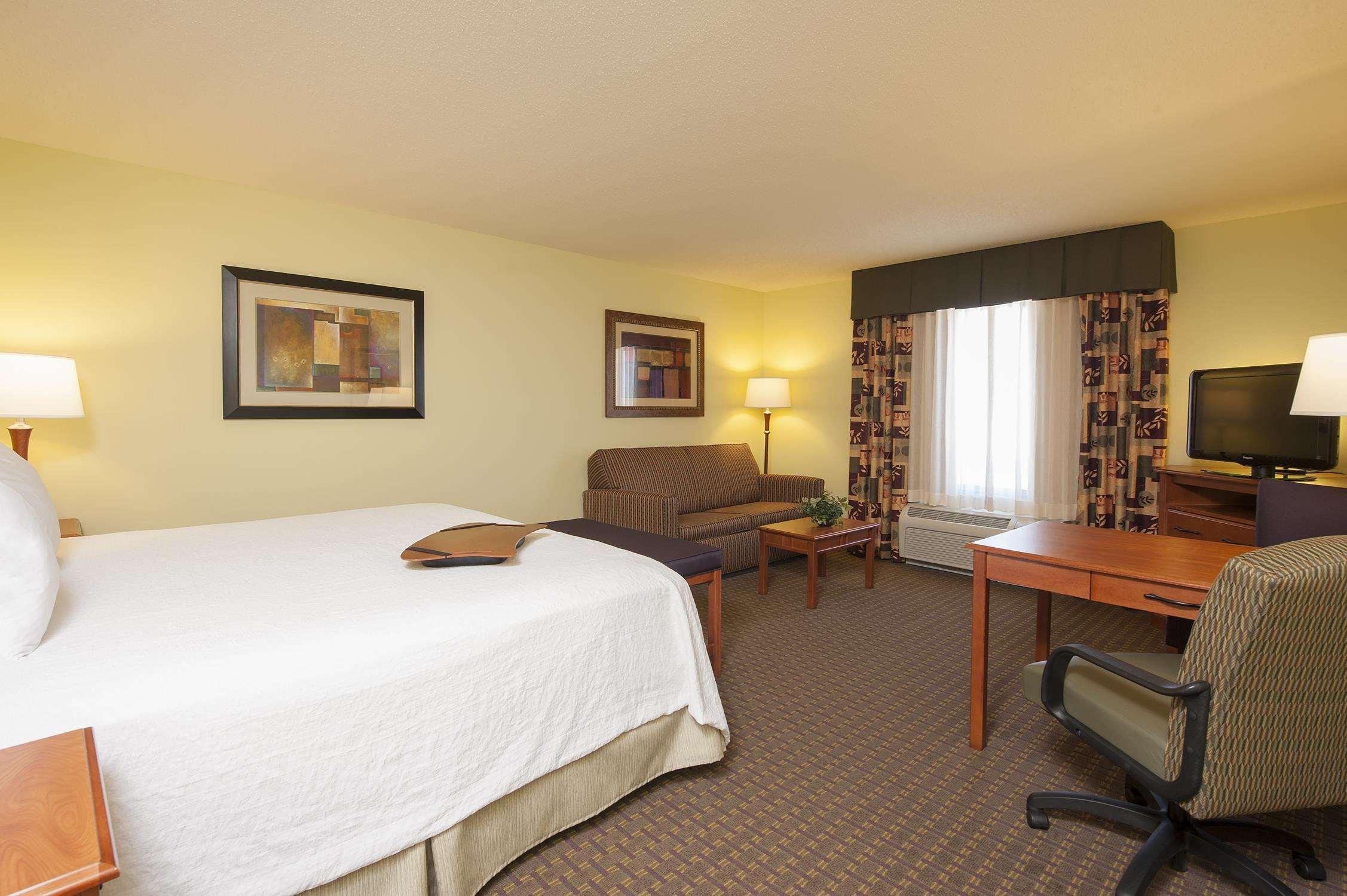 Hampton Inn Macomb Екстериор снимка