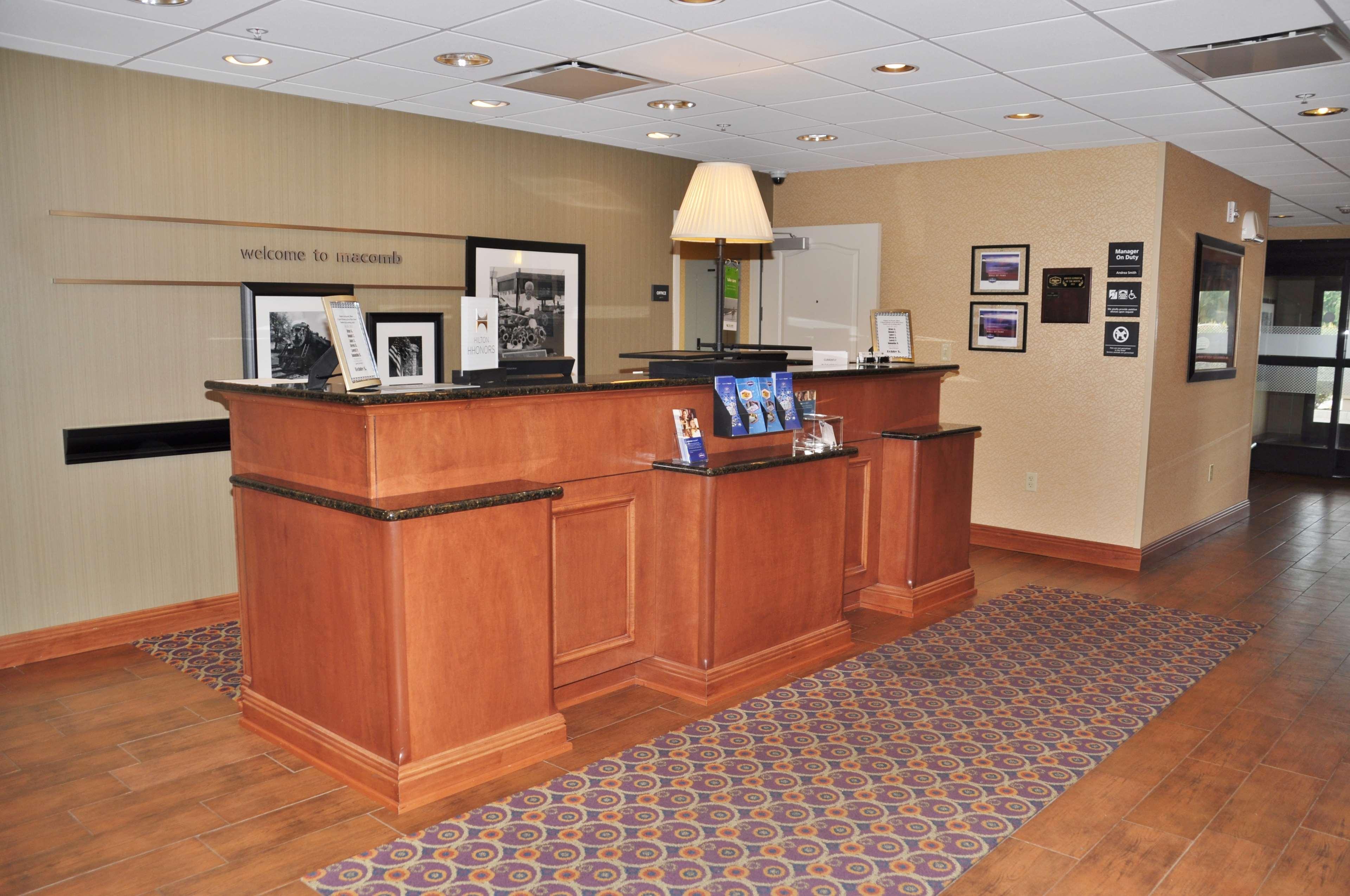 Hampton Inn Macomb Екстериор снимка