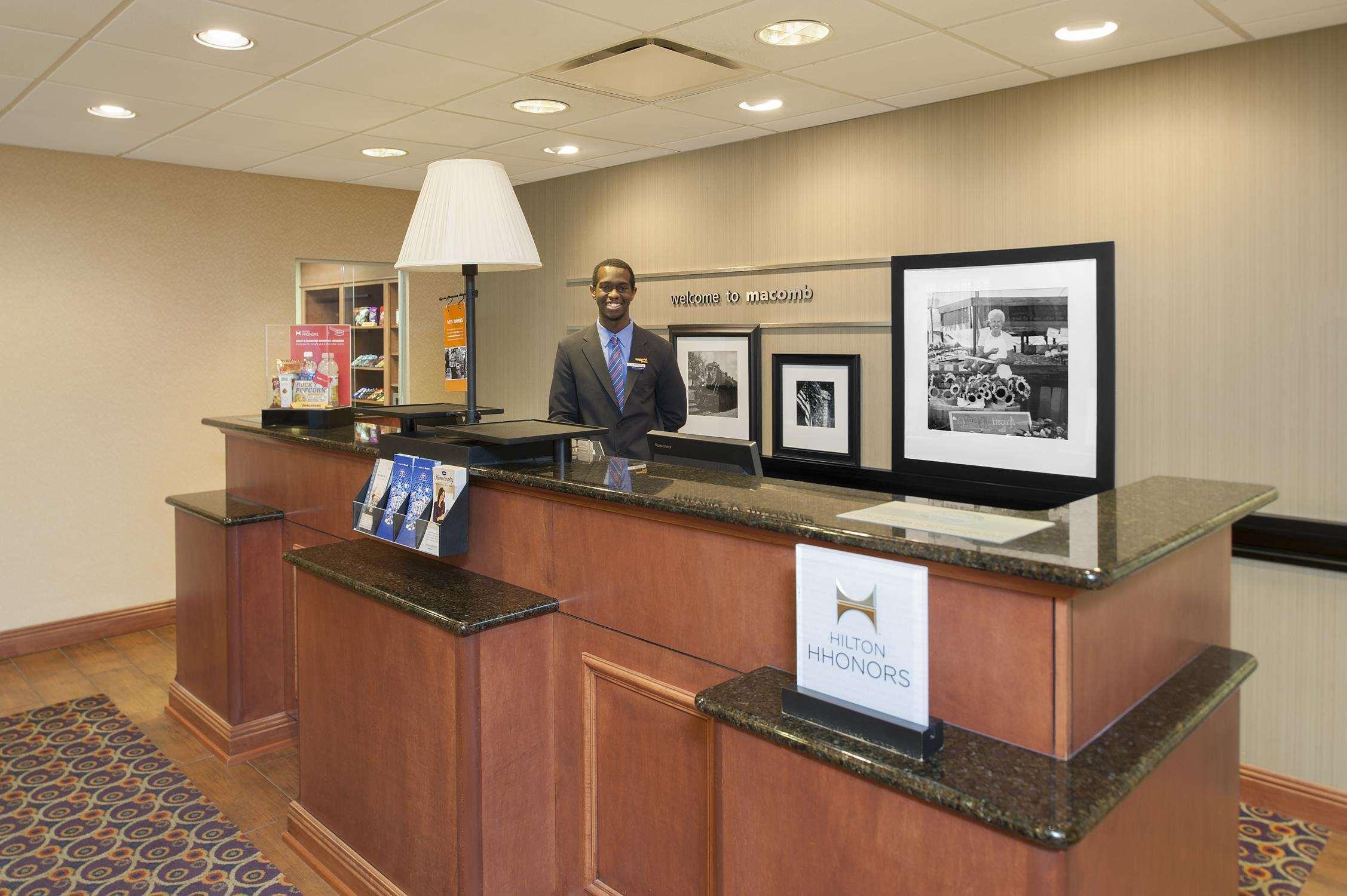 Hampton Inn Macomb Екстериор снимка