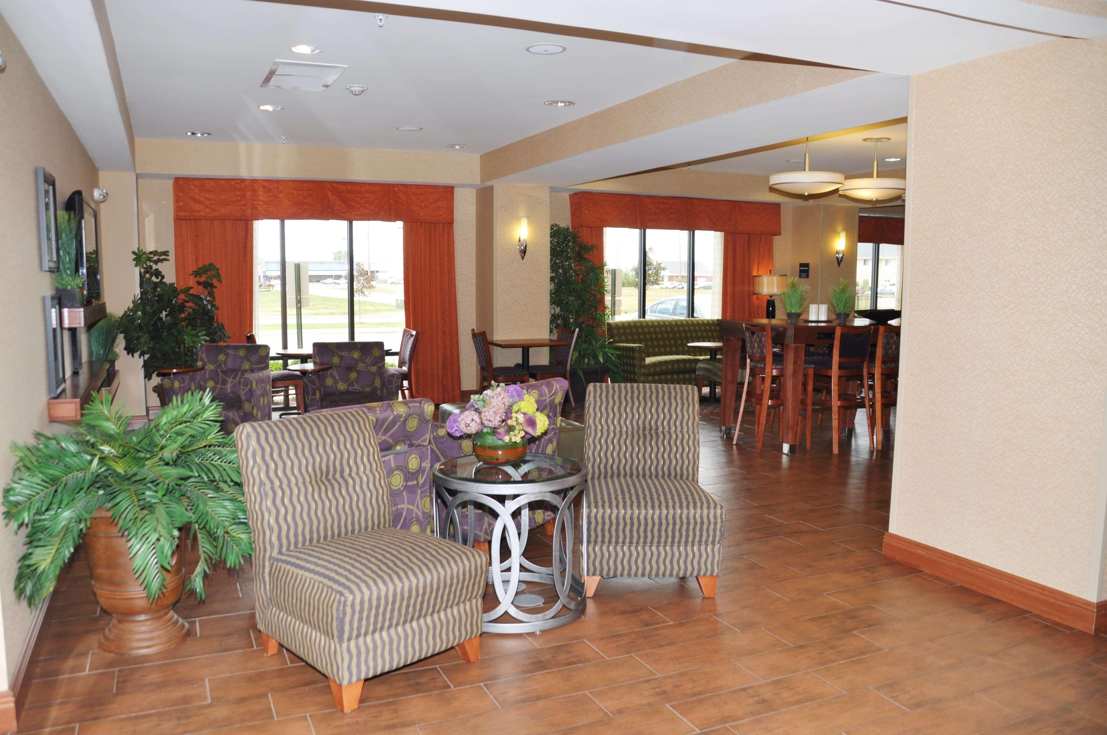 Hampton Inn Macomb Екстериор снимка