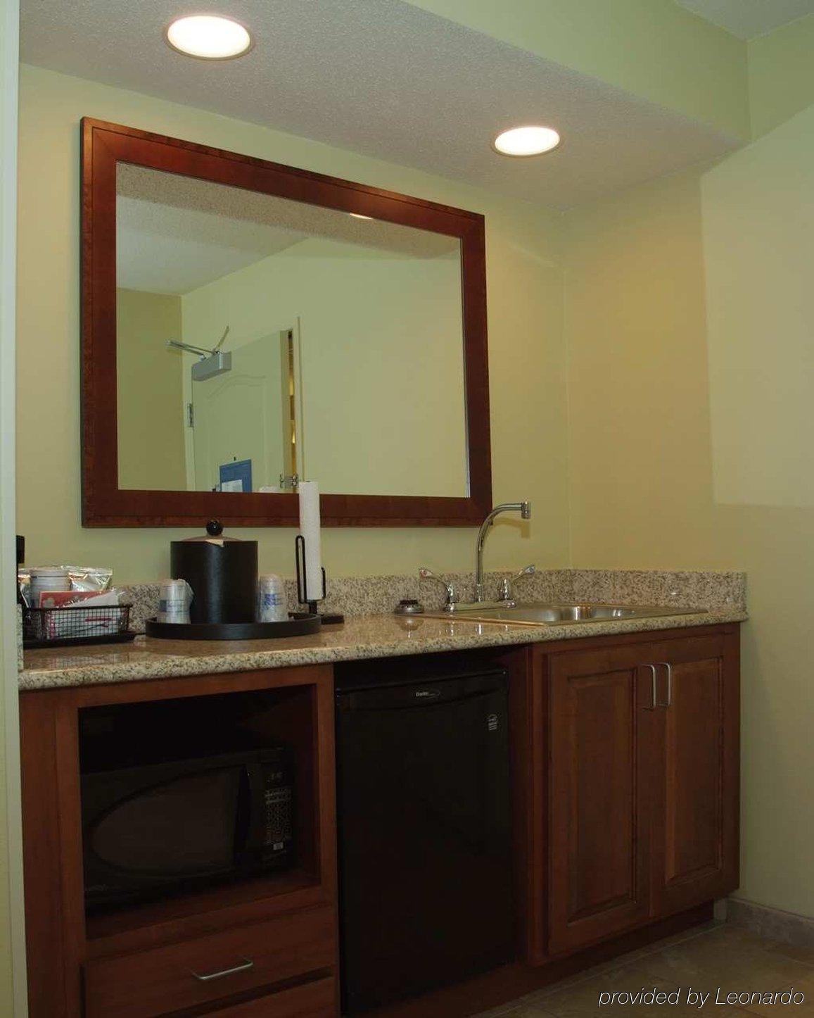 Hampton Inn Macomb Стая снимка