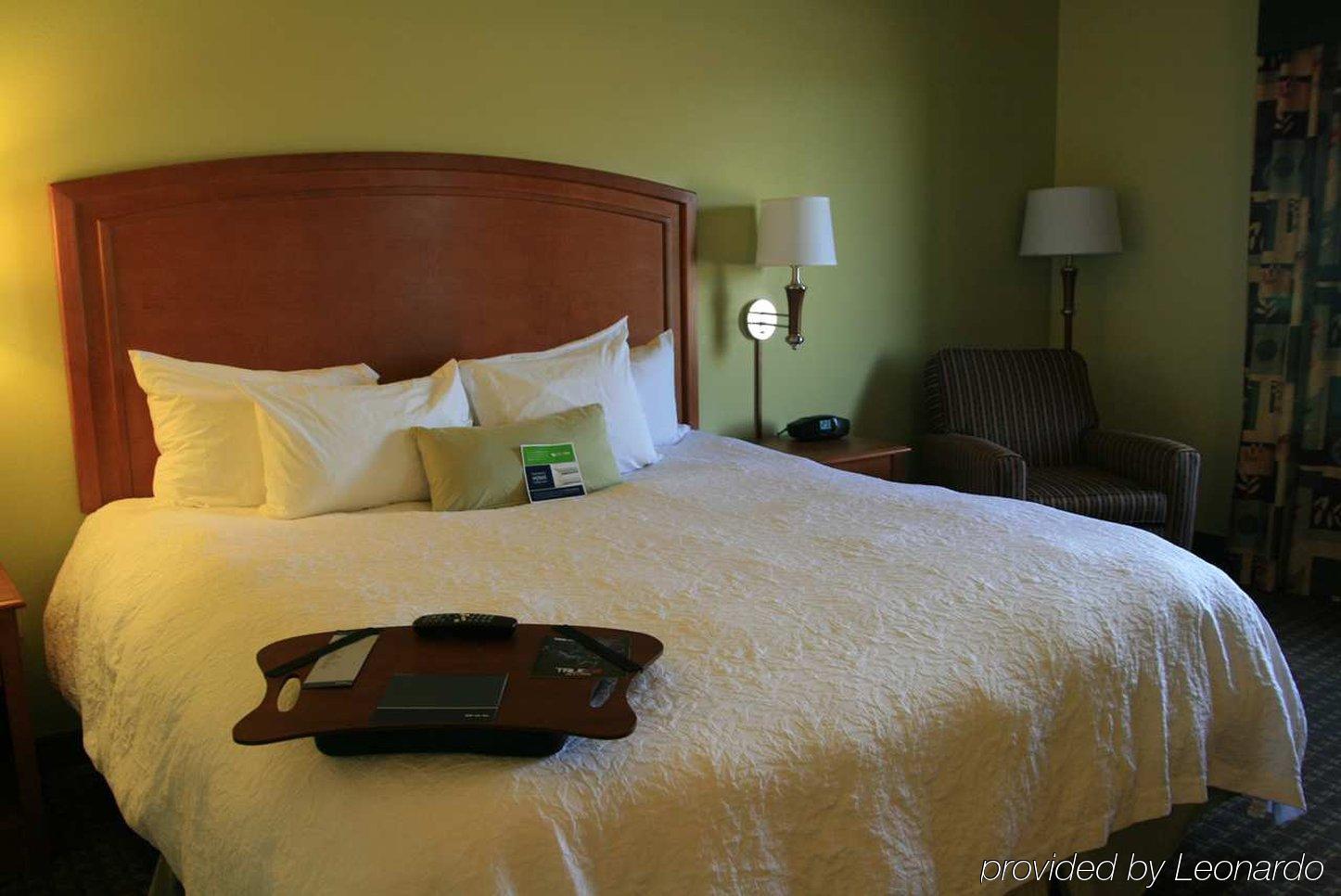 Hampton Inn Macomb Стая снимка